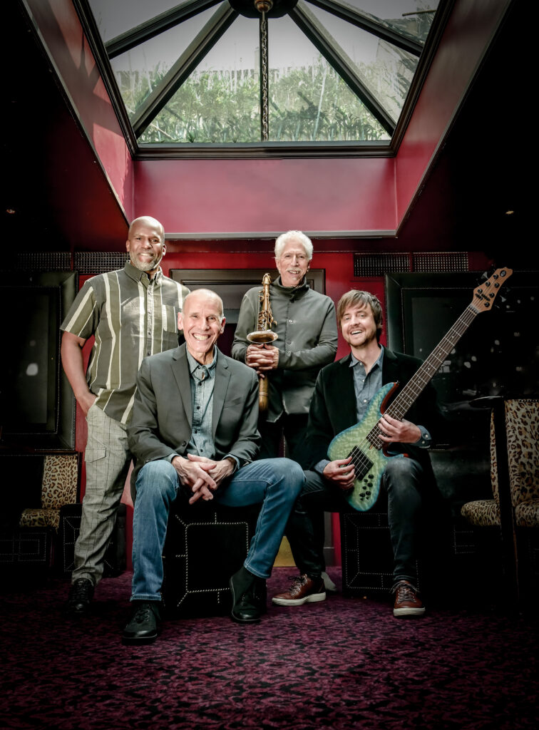 Yellowjackets © Roberto Cifarelli