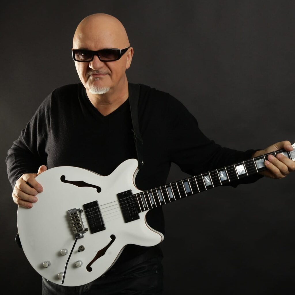 Gitarski virtuoz FRANK GAMBALE stiže na Musicologs Sessions